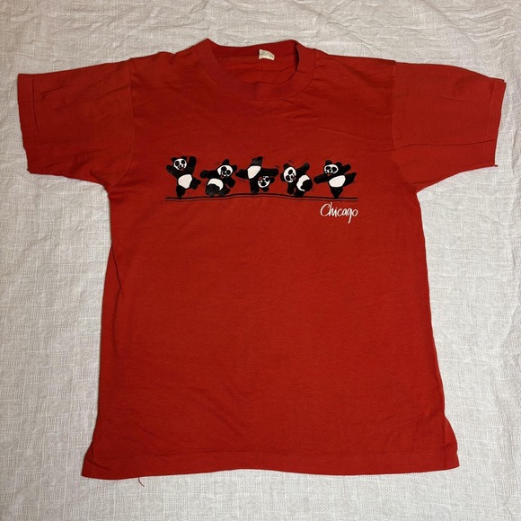 Vintage Chicago Panda Shirt Mens Small Red Screen Stars USA 80s Graphic Tee - Picture 2 of 9